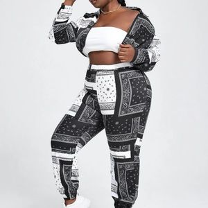 SHEIN Paisley print 2 piece set .